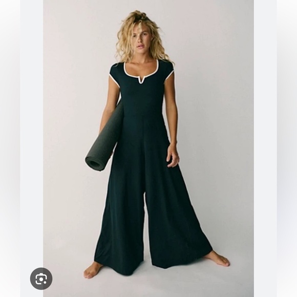 Free People Movement Pipe Dream Black White Wide Leg Open Back Jumpsuit Onesie - Picture 9 of 9
